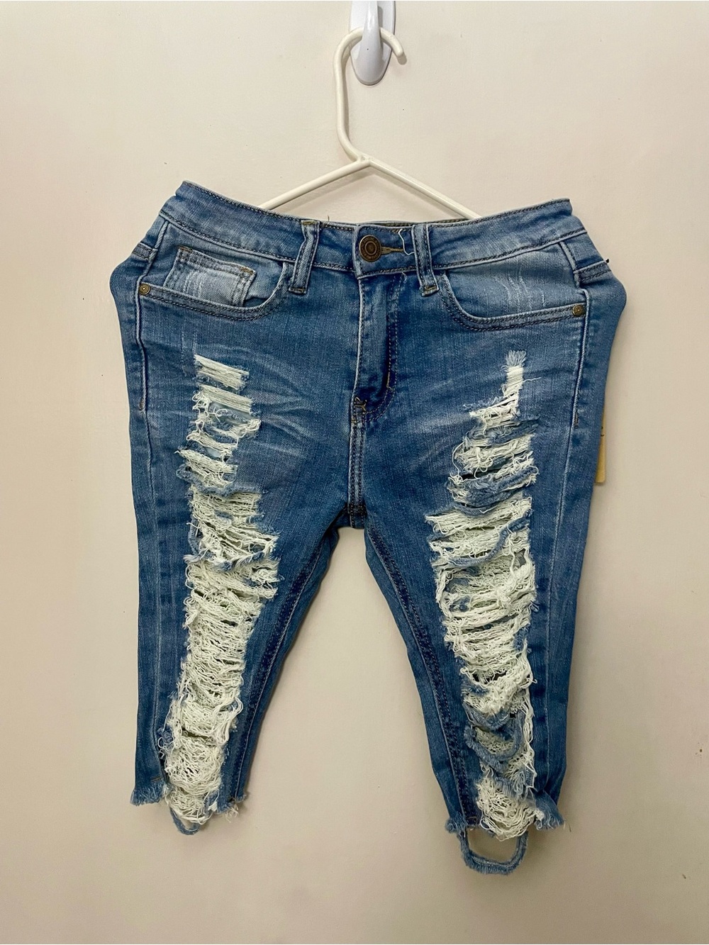 Dolls Kill Ripped Skinny Jeans Distressed Denim shorts size small NWT